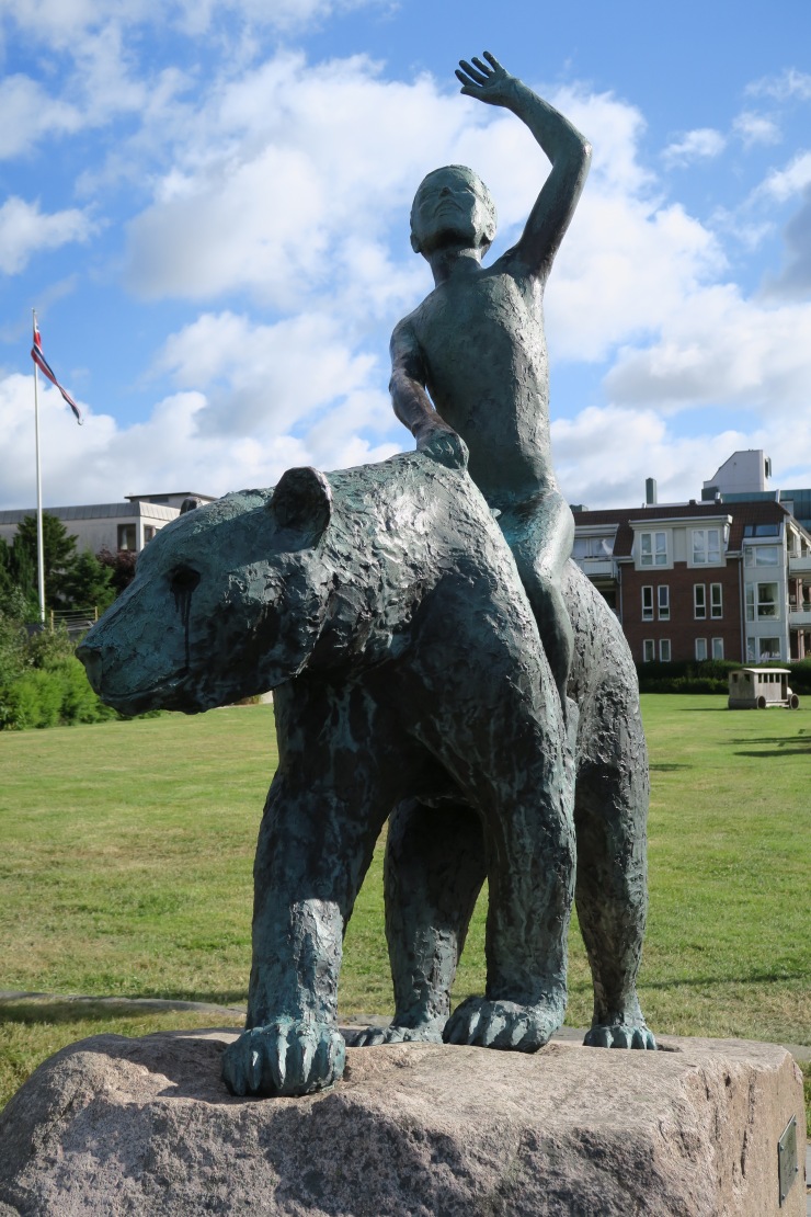 Kristiansand - June 2017 - statue of bear and man